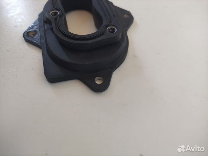 Фланец подушка карбюратора VW Passat B3