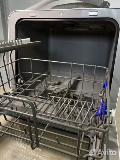 Компактная посудомоечная машина comfee cdwc420W