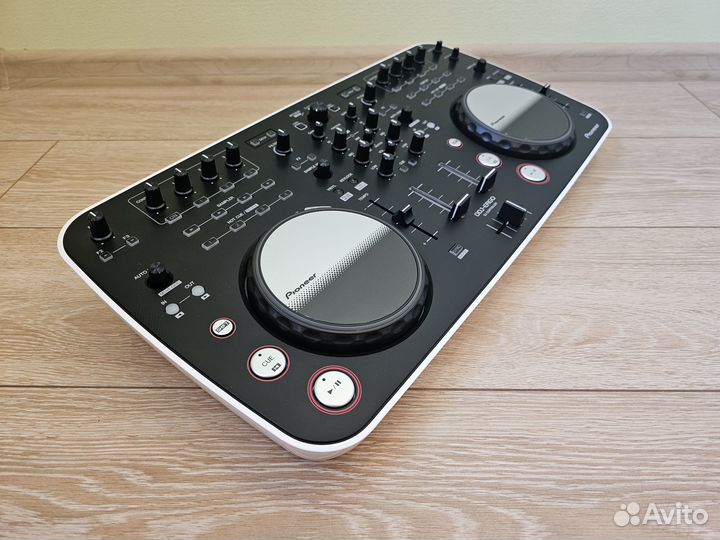 DJ-контроллер Pioneer DDJ Ergo V