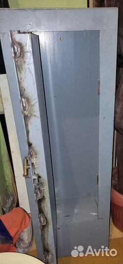 Оружейный сейф металлический
