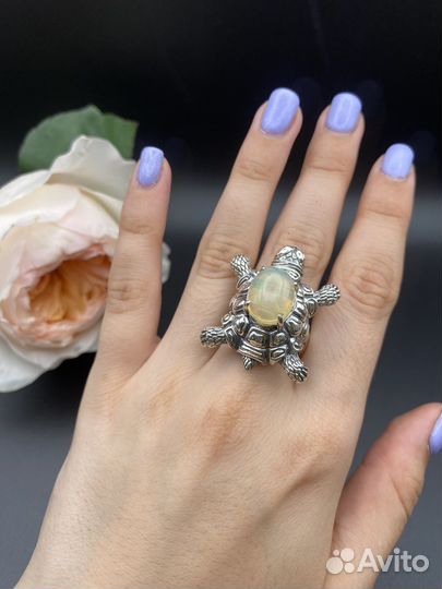 Серебряное кольцо с опалом. Черепаха