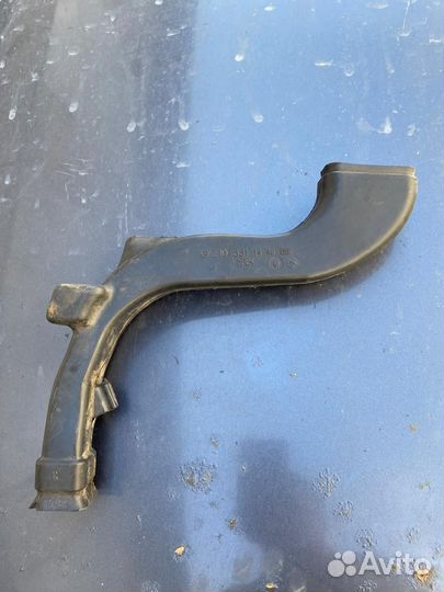 Воздуховод Мерседес w210