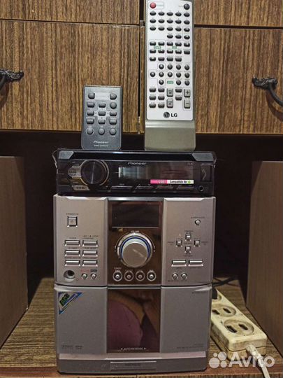 Музыкальный центр LG