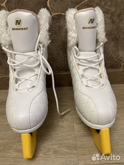 Коньки фигурные, 36(35)