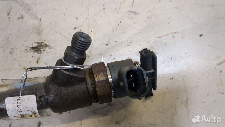 Форсунка топливная Chevrolet Aveo (T300) 2011