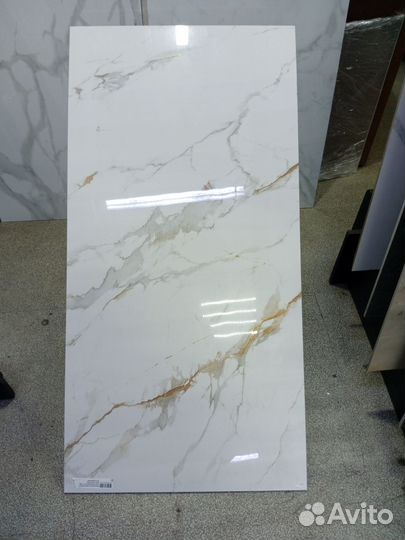 Керамогранит под мрамор с золотыми переходами