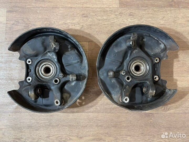 Кулаки задние Mercedes-Benz E320 S124 104.992 1994