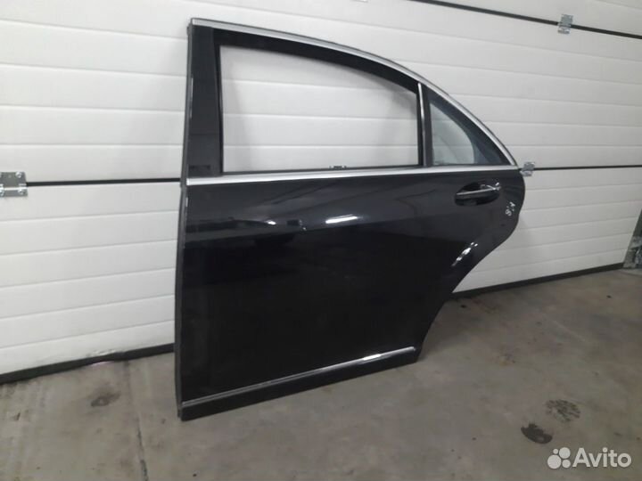 Дверь задняя левая mercedes-benz S W221