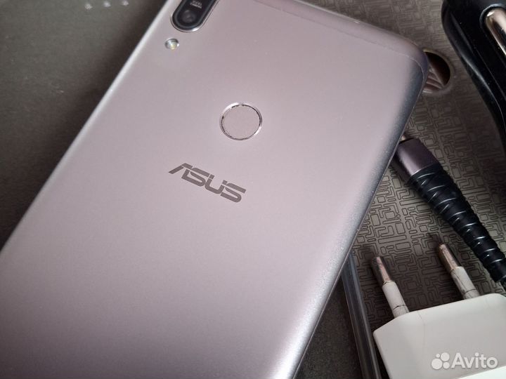 ASUS Zenfone Max (M1) ZB555KL, 3/32 ГБ