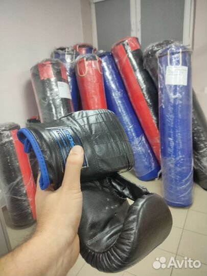 Перчатки для единоборств