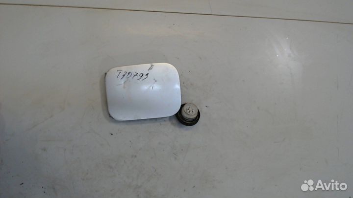 Лючок бензобака Toyota Avensis 3, 2009