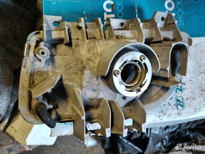 Правая Противотуманная фара Mazda MPV