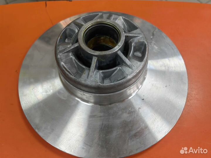 Подвижная часть ведущего вариатора Stels 500