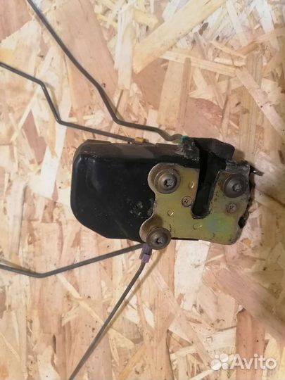 Замки дверей Dodge Stratus