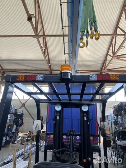 Вилочный погрузчик UN Forklifts FD35, 2023