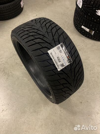 Hankook Winter I'Cept IZ3 W636 255/35 R19 96H