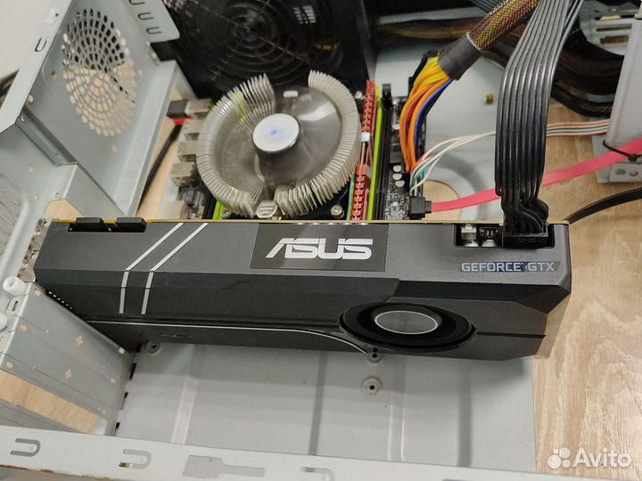 Asus GTX 1070 ti 8 Gb