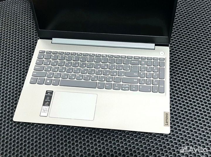 Ноутбук Lenovo