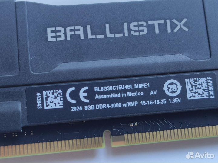 Crucial ballistix RGB 16gb kit ddr4 3000