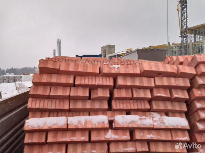 Рабочий кирпич