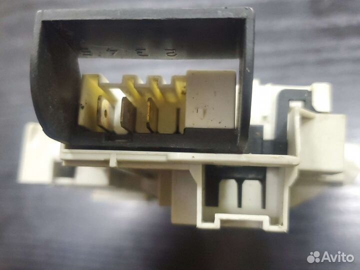 Устройство блокировки люка Ariston 2049201