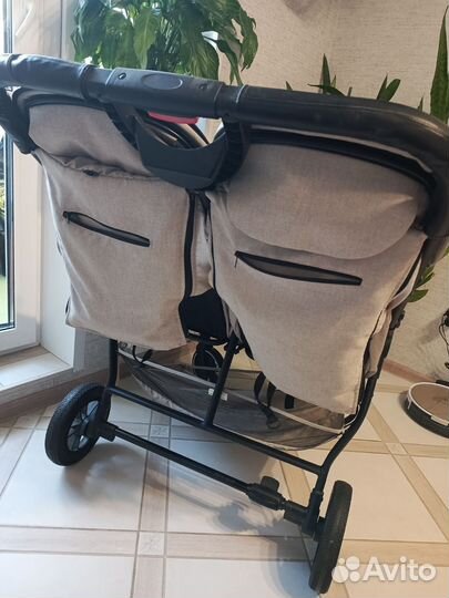 Коляска для двойни