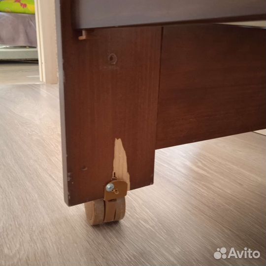 Детская кроватка с матрасом