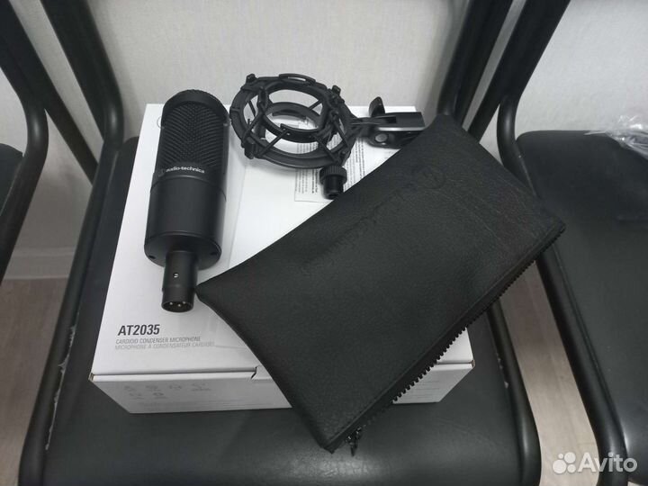 Студийный микрофон Audio-Technica AT2035
