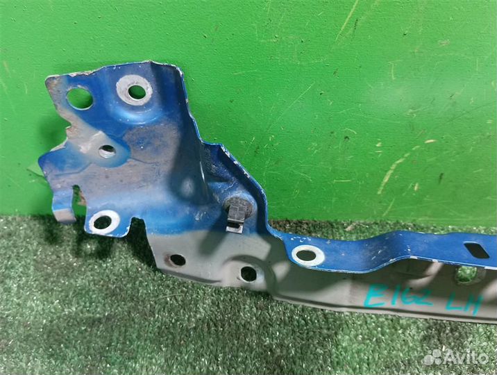 Кронштейн крыла левого переднего Renault Megane 2