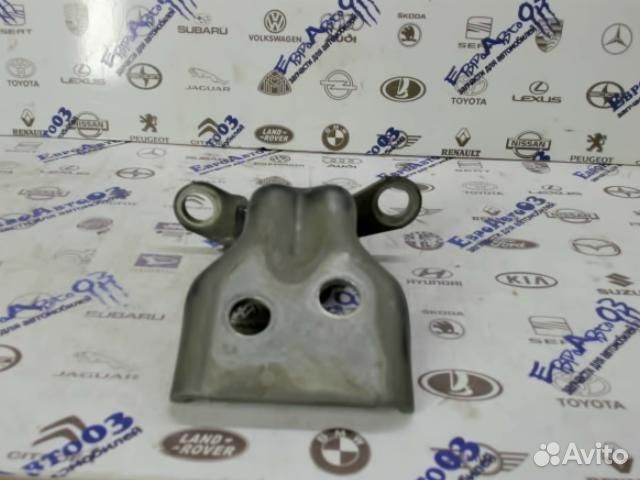 Петля двери передней правой нижняя Ford Fusion 200