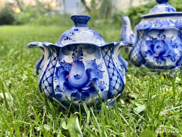 Чайник и сахарница Гжель