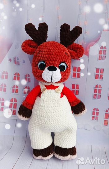 Олень из плюшевой пряжи
