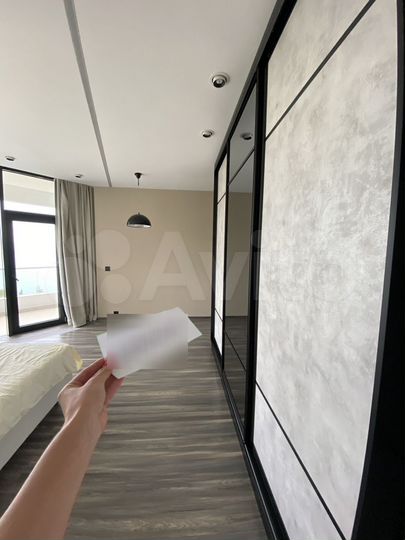 3-к. квартира, 130 м², 1/6 эт.