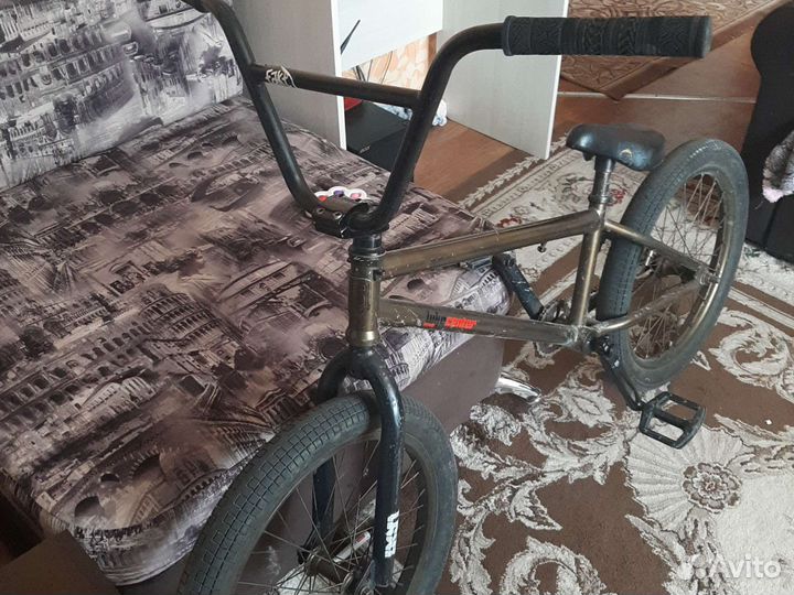Трюковой велосипед BMX