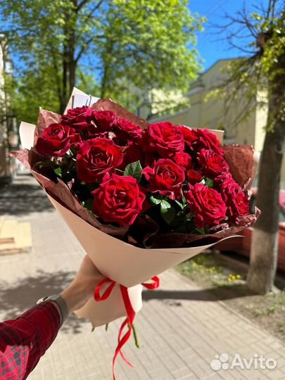 Красные розы Цветы букеты