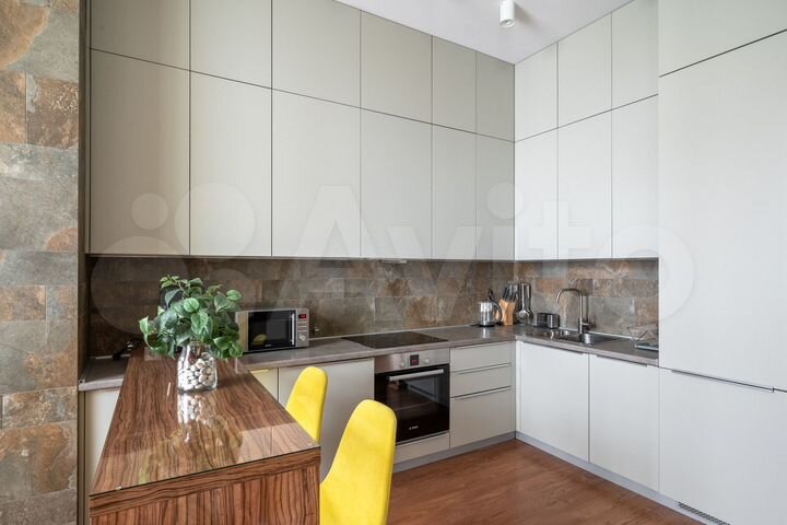 3-к. квартира, 72 м², 2/4 эт.