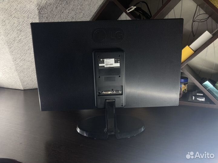 Монитор LG Flatron 23EA53T