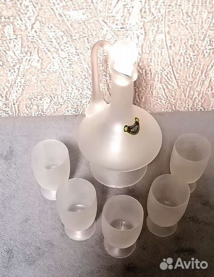 Графины и рюмки