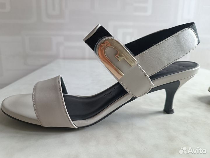 Босоножки Furla