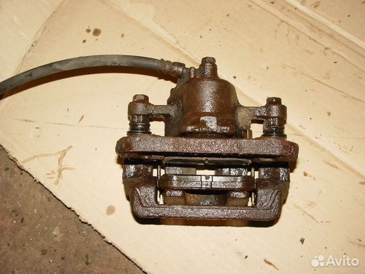 Тормозные суппорта Kia sportage 05г