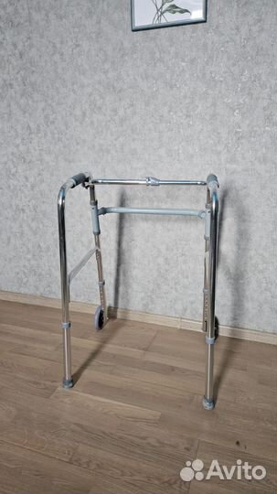 Ходунки для взрослых с колесами