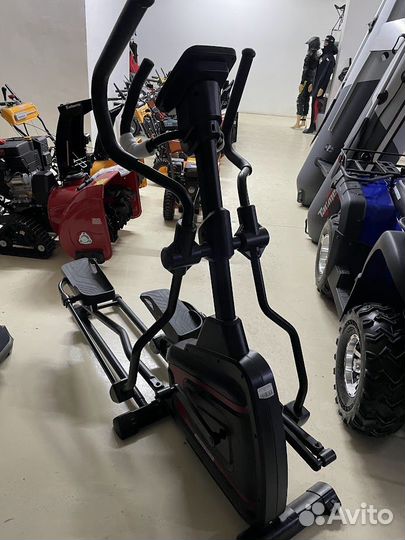 Эллиптический тренажер Titanium Masters Frontech F