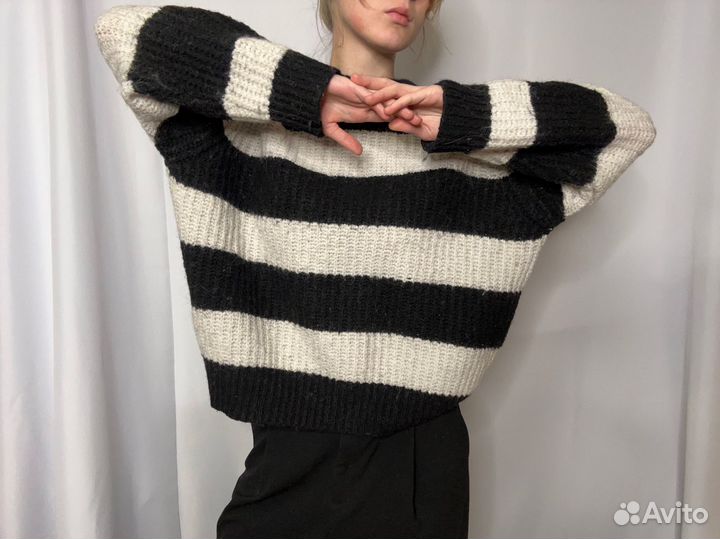 Свитер в полоску