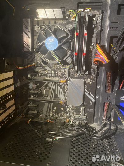 Материнская плата с процессором i3 8100