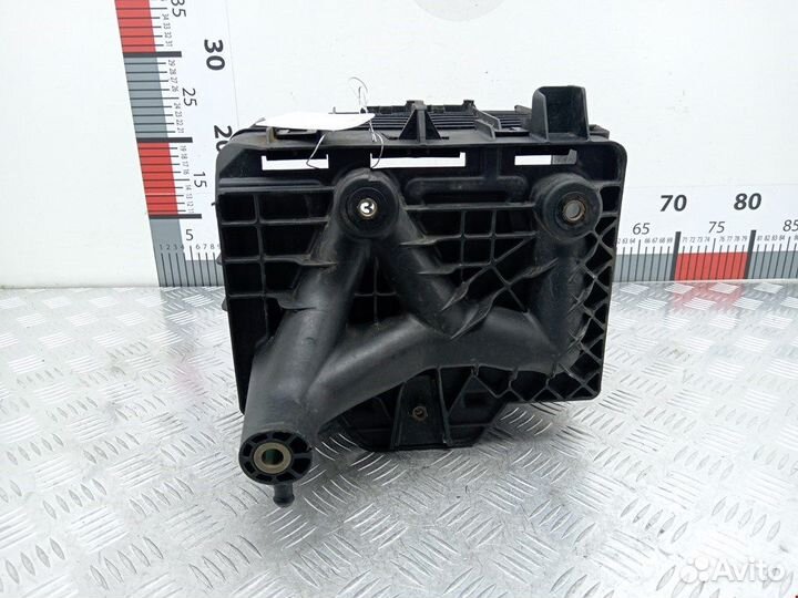 Крепление (корпус) аккумулятора для Skoda Fabia 1