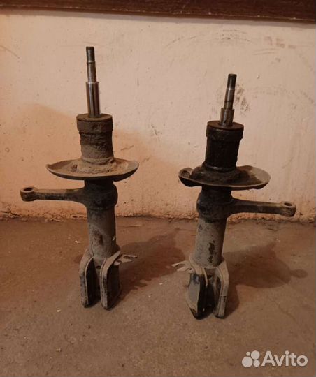 Стойки передние лада приора