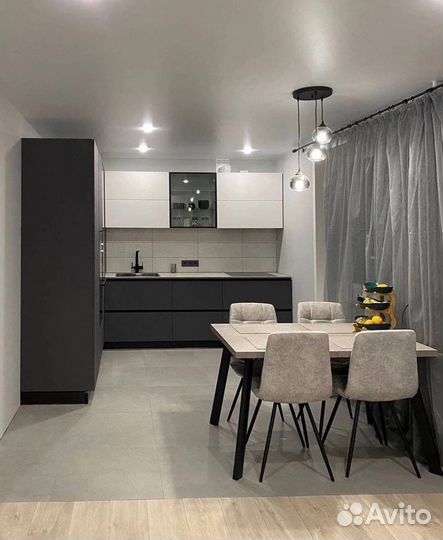 Угловая кухня до потолка с рассрочкой