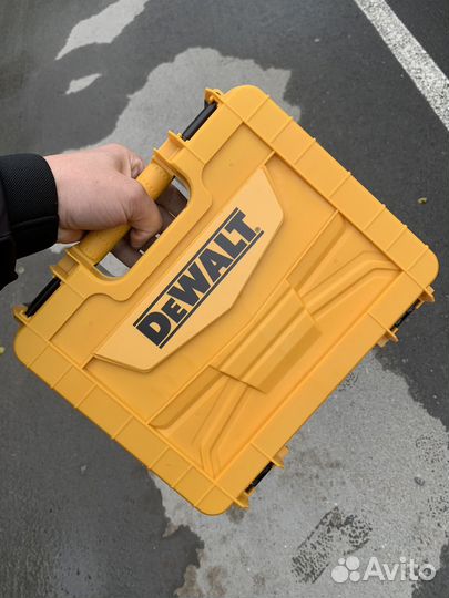 Шуруповерт dewalt