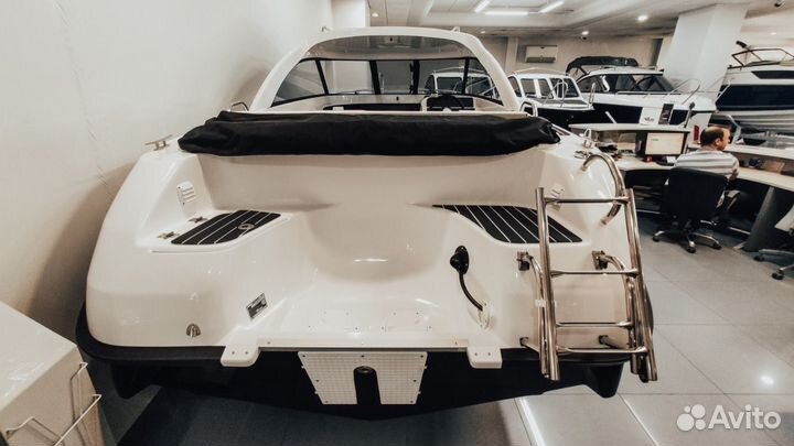 Катер с хардтопом Phoenix 600 HT