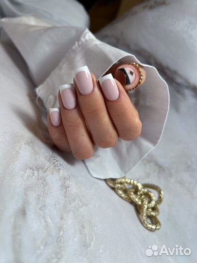 Услуги маникюра/педикюра